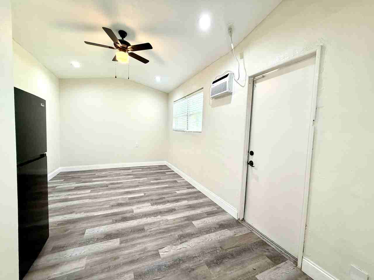 3548 Nw 39th Ave #B - Photo 7 of 11