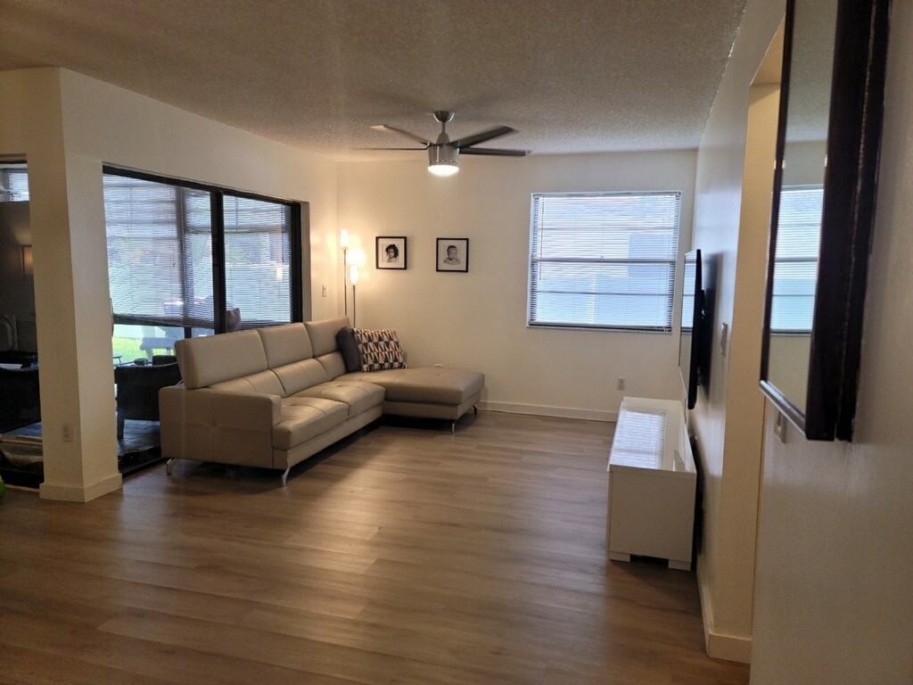 11905 Nw 11th St #11905 - Photo 3 of 13