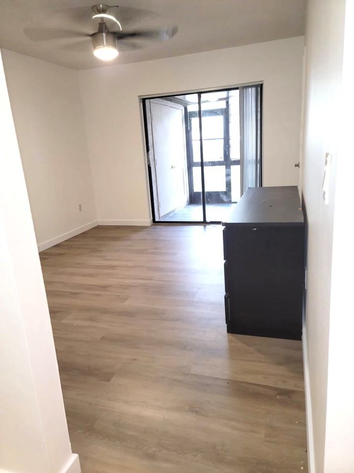 11905 Nw 11th St #11905 - Photo 6 of 13