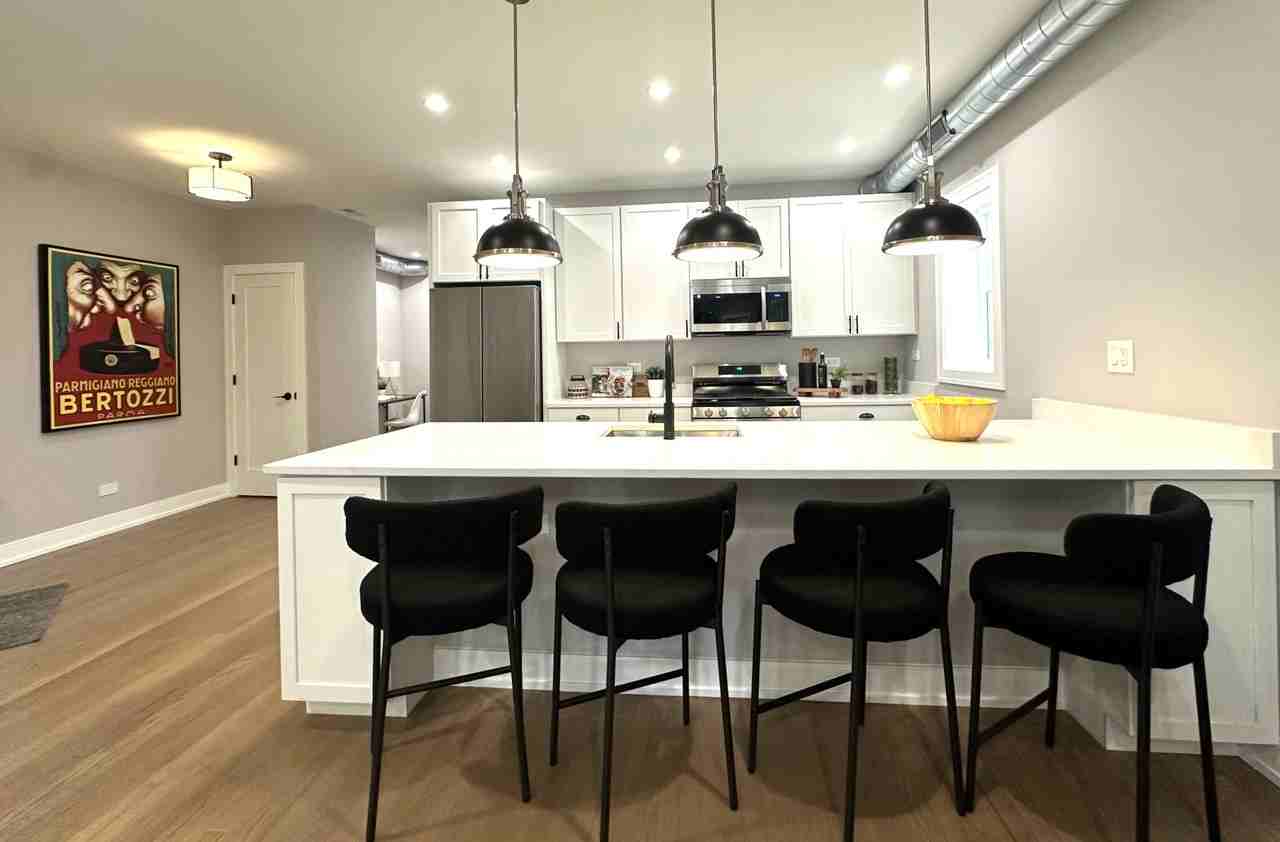 2641 W Carmen Ave #1W - Photo 7 of 25