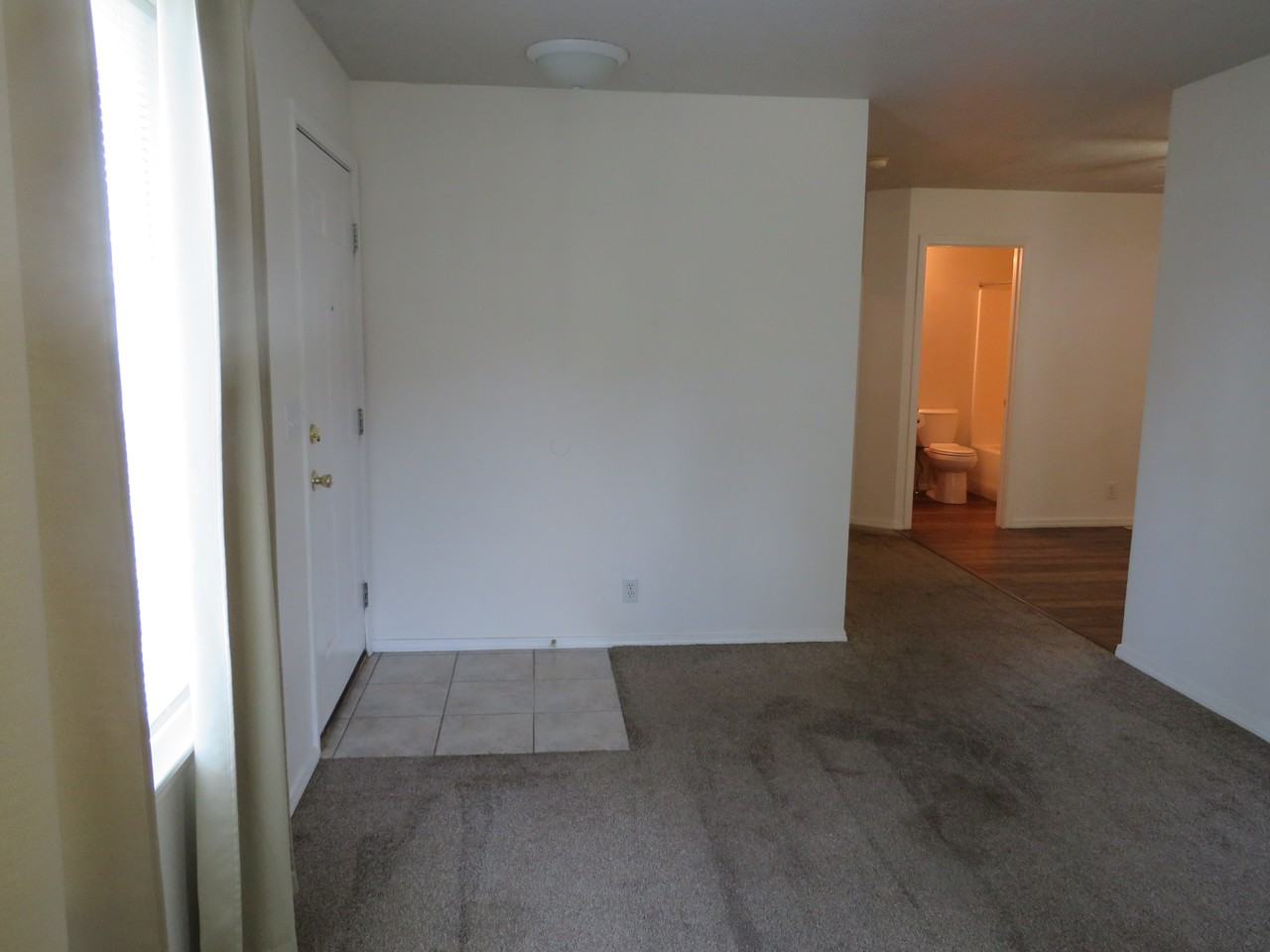 2112 S Longmont Ave - Photo 3 of 20