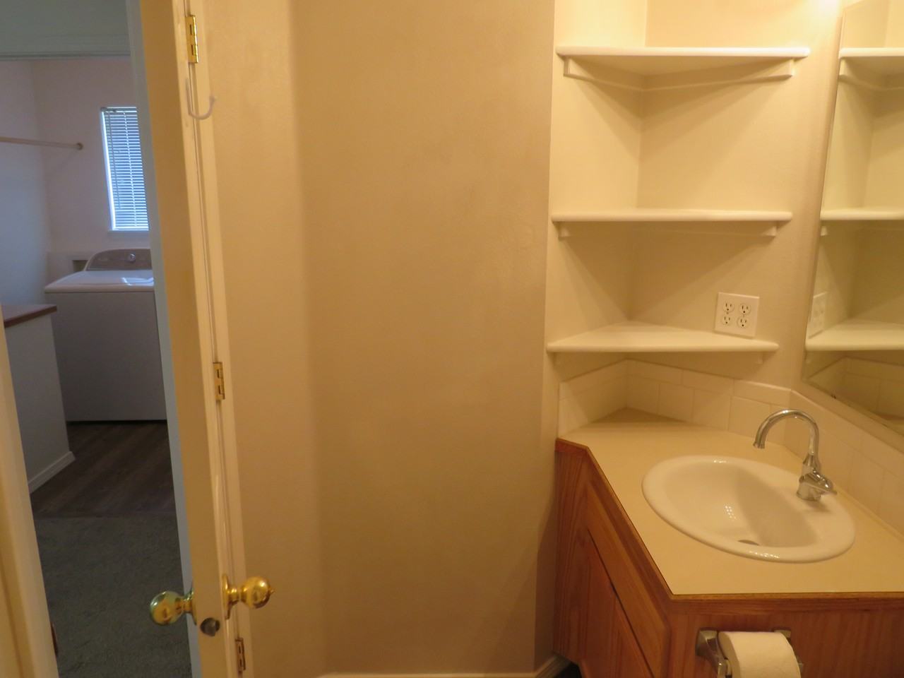 2112 S Longmont Ave - Photo 6 of 20