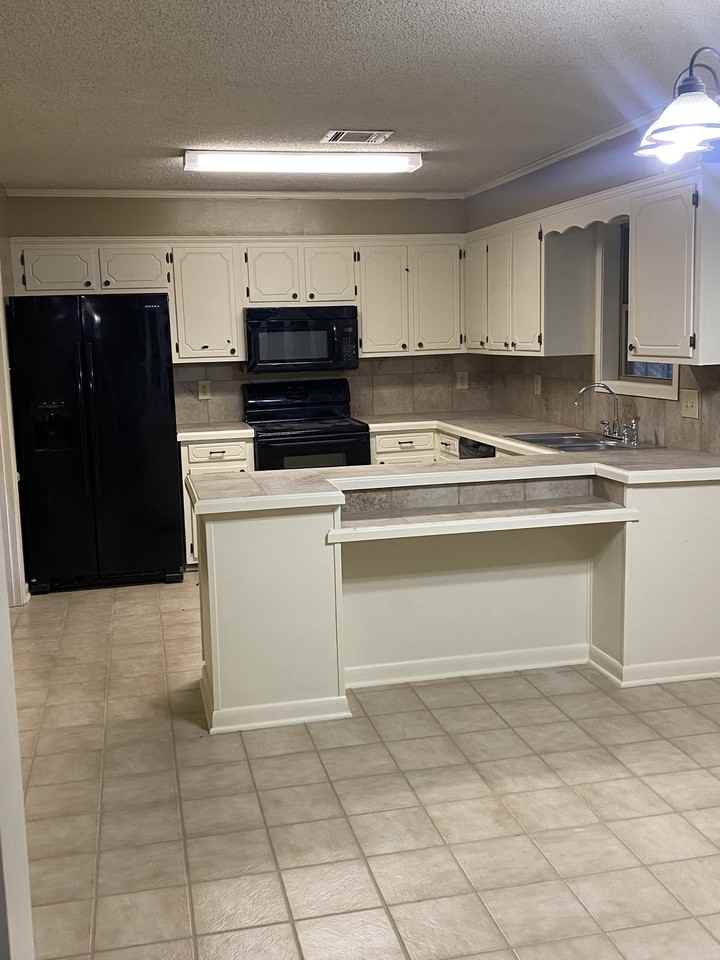 182 Leisure Dr #NA - Photo 3 of 14