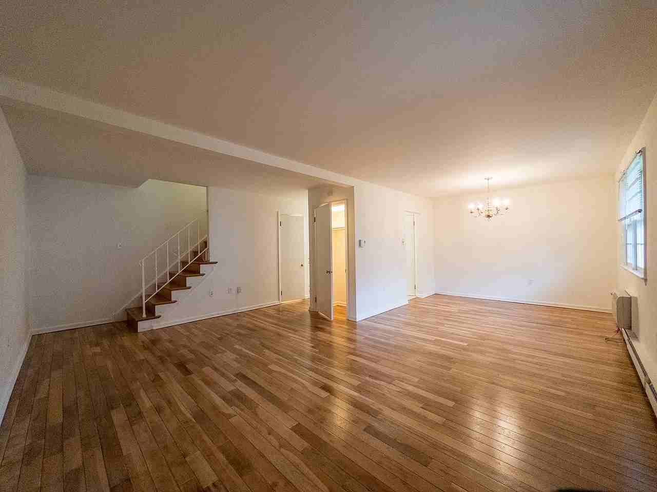 Hampshire Place - Photo 6 of 18