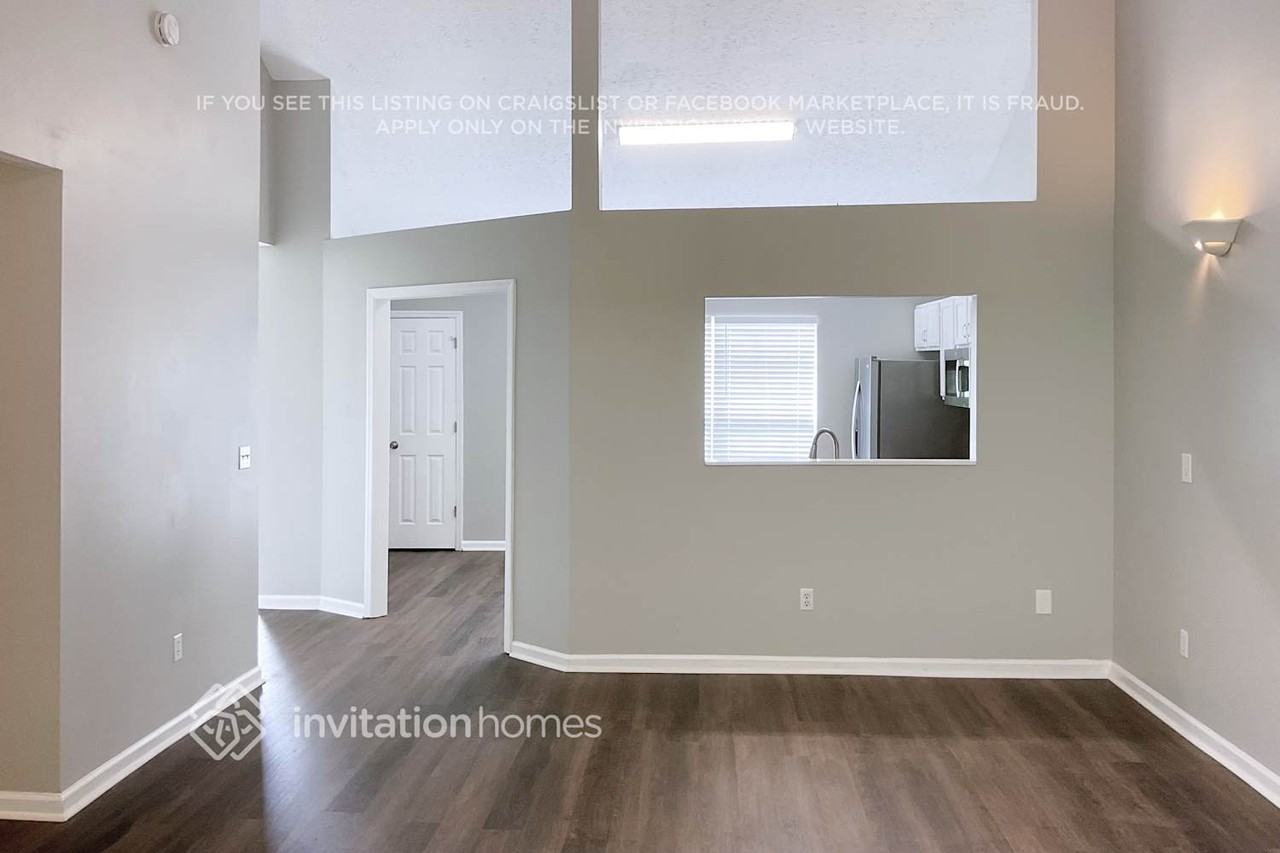 7523 Chester Rd - Photo 2 of 18