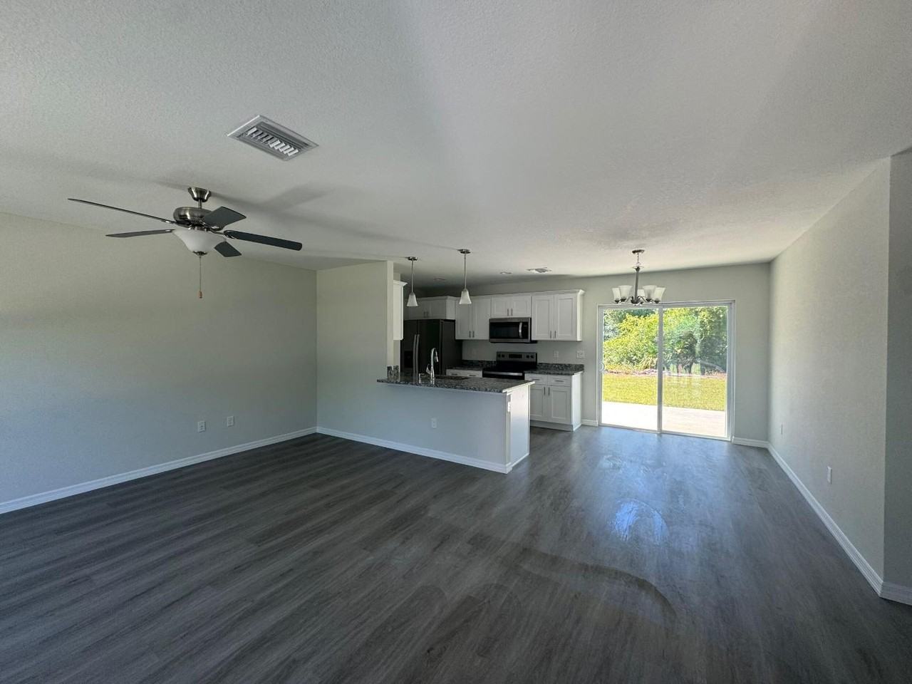 3403 Gossamer Ave - Photo 4 of 6