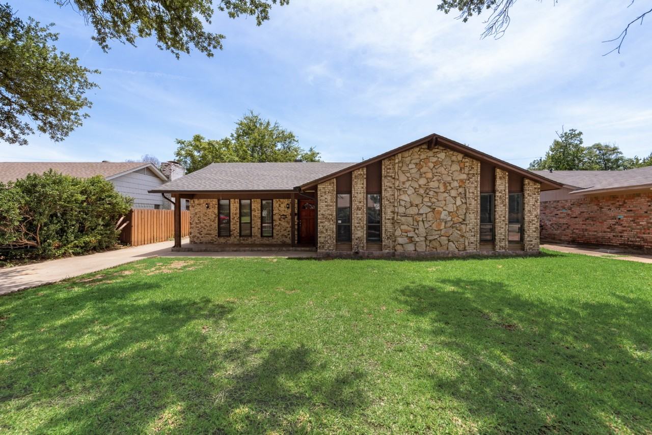 1108 Janell Dr - Photo 2 of 20