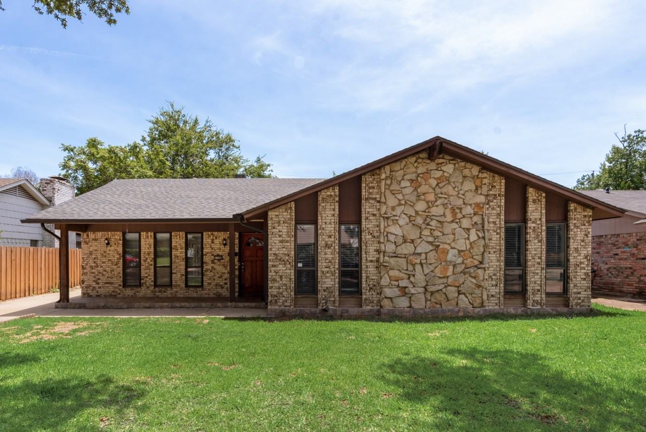 1108 Janell Dr - Photo 3 of 20