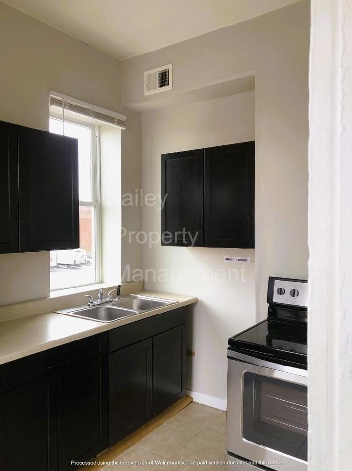 947 S Brook St - Photo 7 of 8