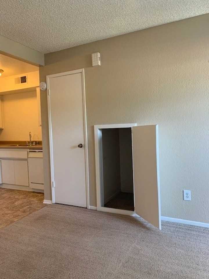 Bridgemont Terrace Apartments - Photo 4 of 40
