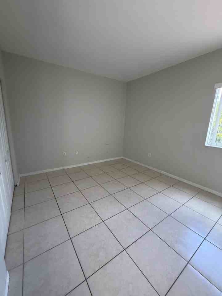 12605 Sw 91st St - Photo 2 of 8