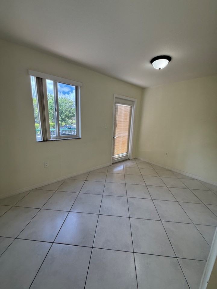 12605 Sw 91st St - Photo 3 of 8