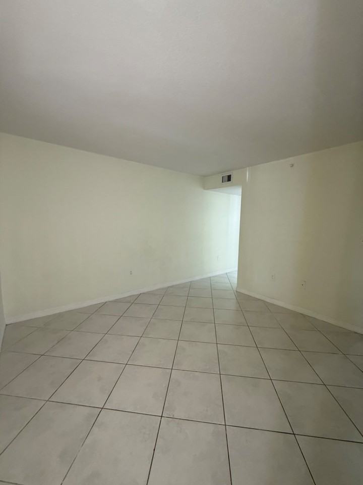 12605 Sw 91st St - Photo 7 of 8