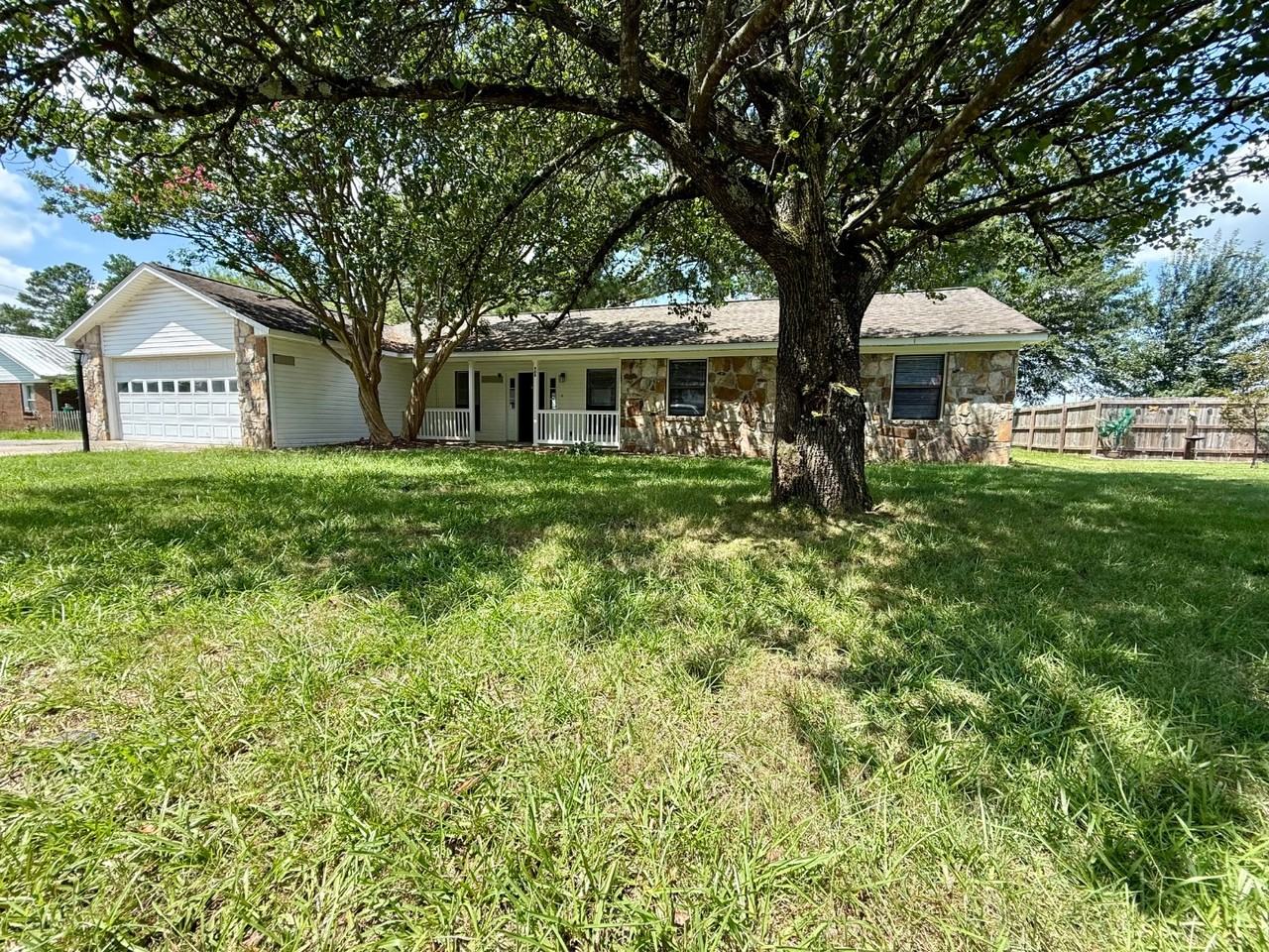 404 Briarwood Ave - Photo 2 of 20