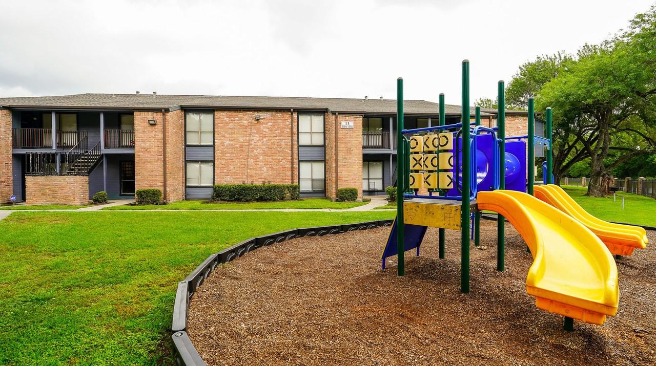 Huntington at Stonefield - Photo 2 of 40