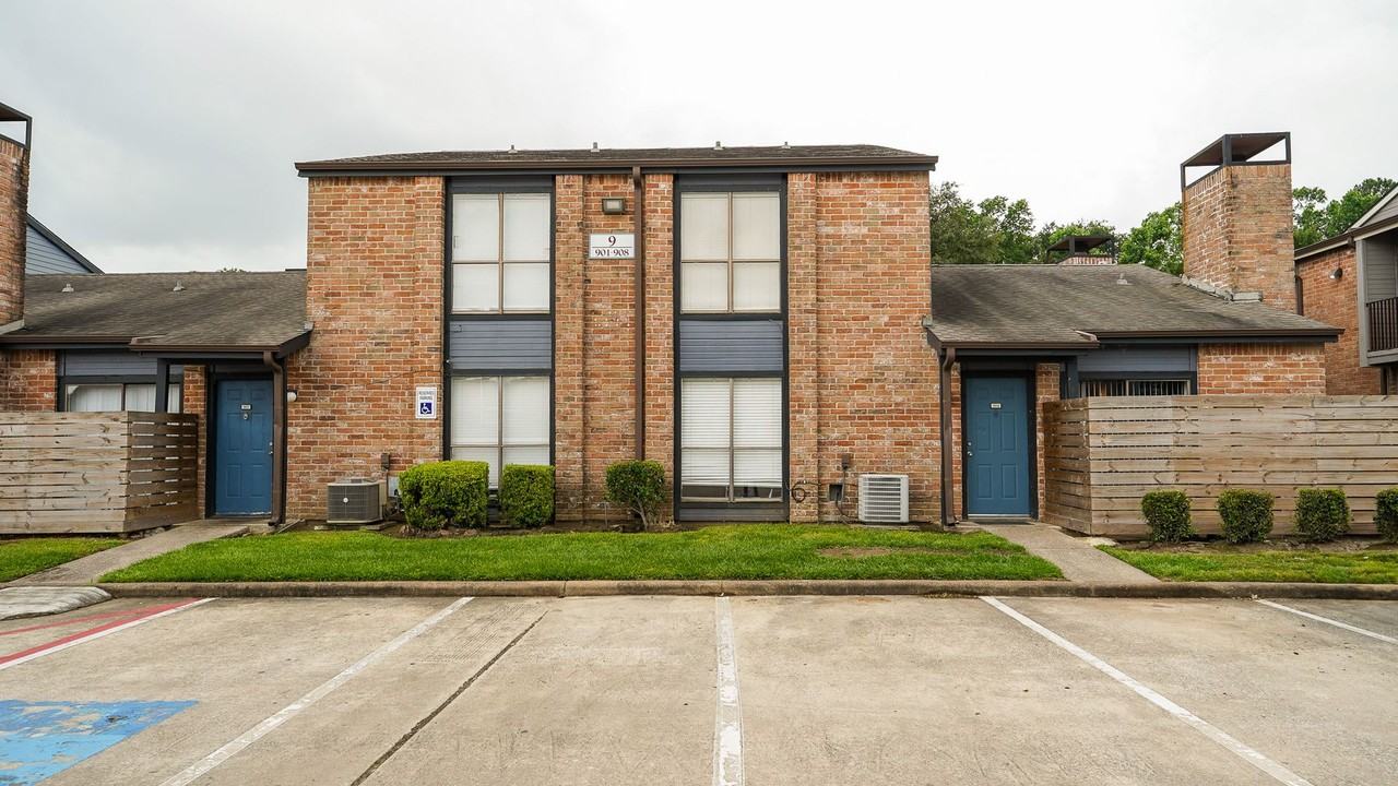 Huntington at Stonefield - Photo 3 of 40