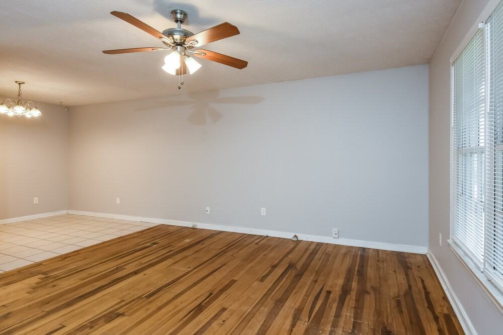 3996 King Dr - Photo 4 of 16