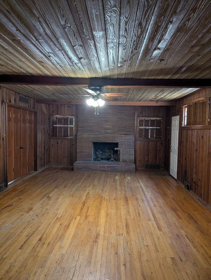 2312 29th St - Photo 3 of 23