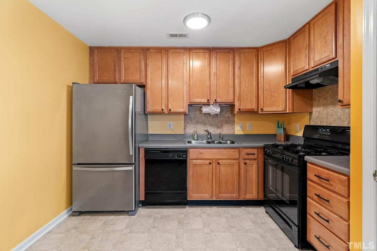 2610 Ivory Run Way - Photo 3 of 20