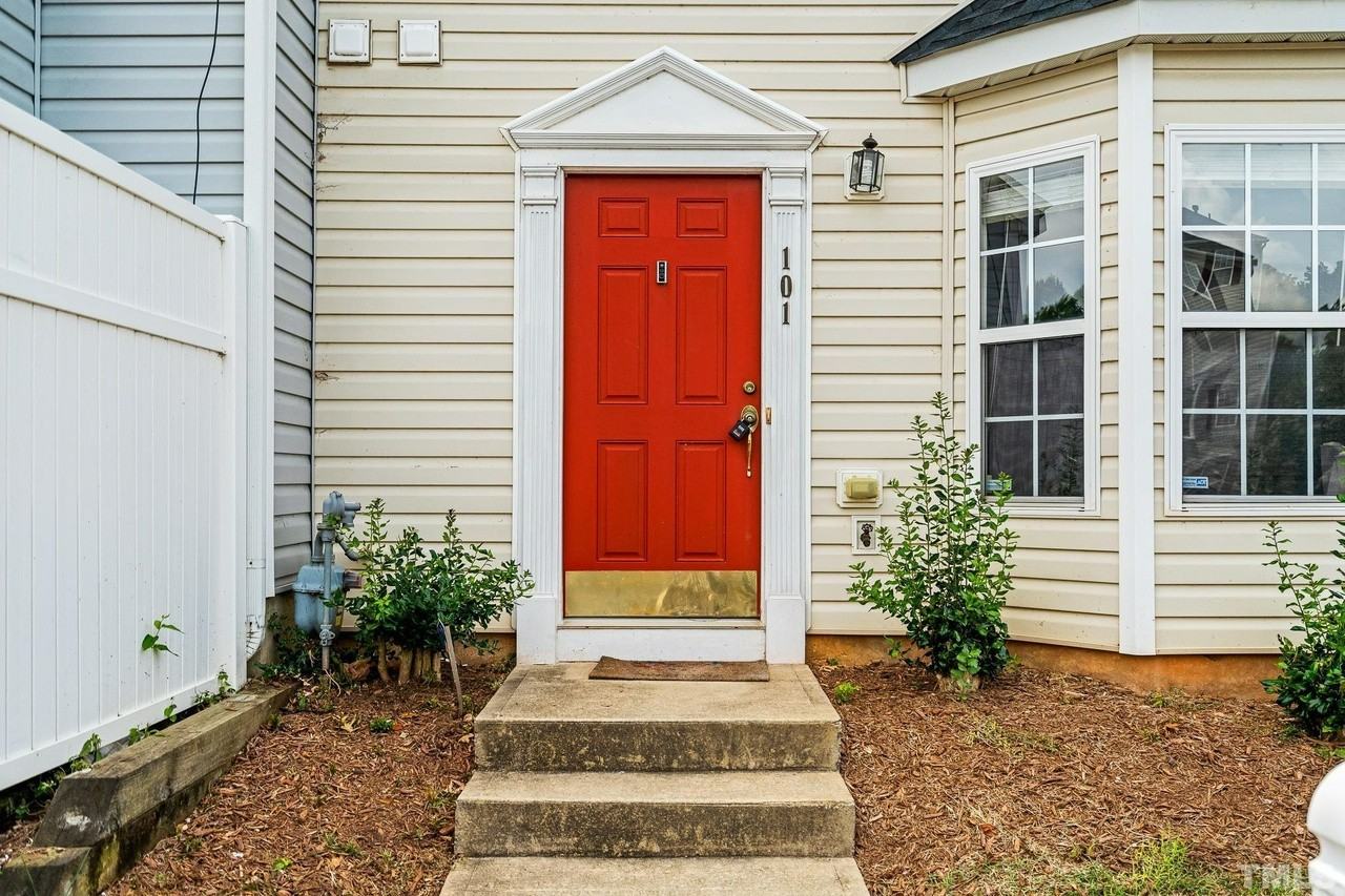 2610 Ivory Run Way - Photo 2 of 20