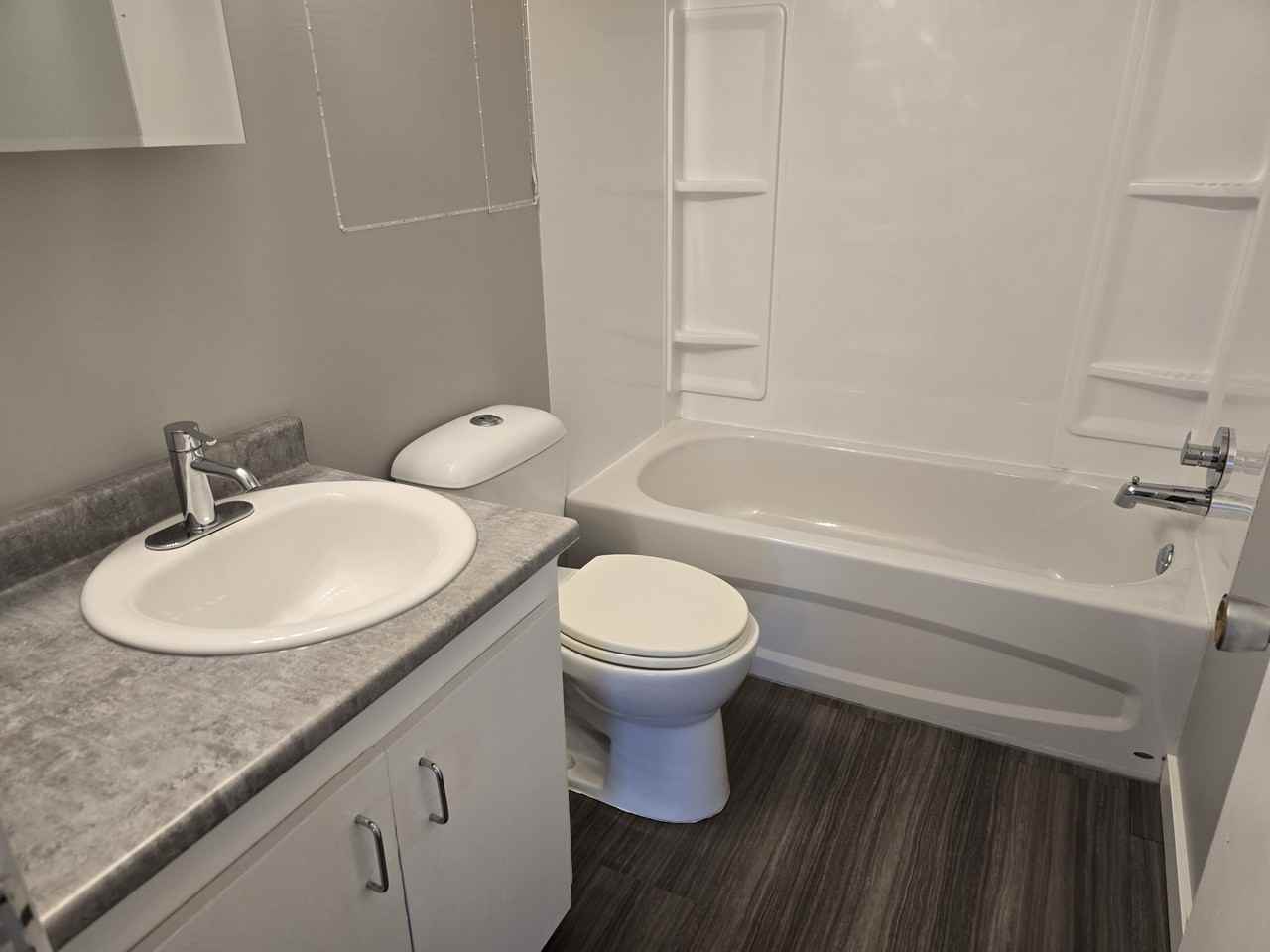 10215 104 St #7 - Photo 6 of 7