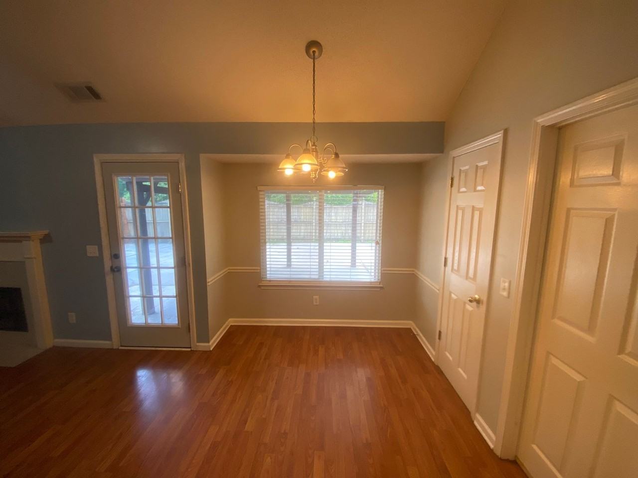 105 E 9th St - Photo 5 of 29