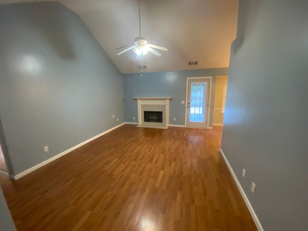 105 E 9th St - Photo 6 of 29