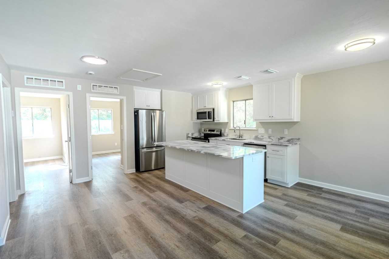 1410 Shallow Brk #12 - Photo 4 of 17