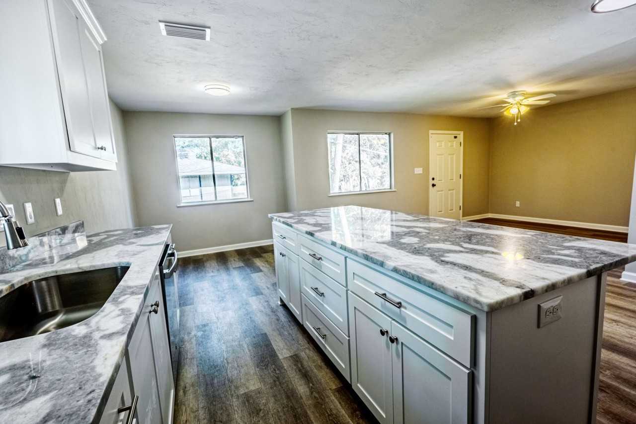 1410 Shallow Brk #12 - Photo 7 of 17