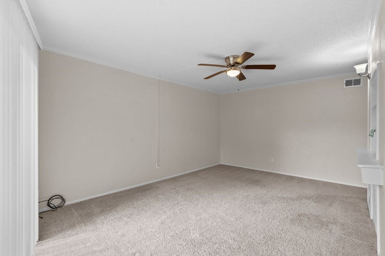 Tradewinds Apartment - Photo 3 of 29