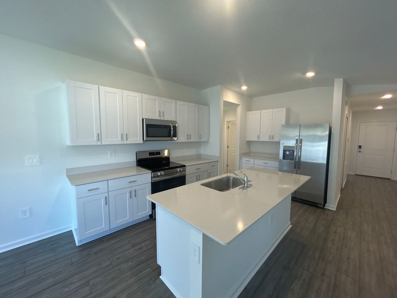 3098 Ne 38th Ln - Photo 3 of 19
