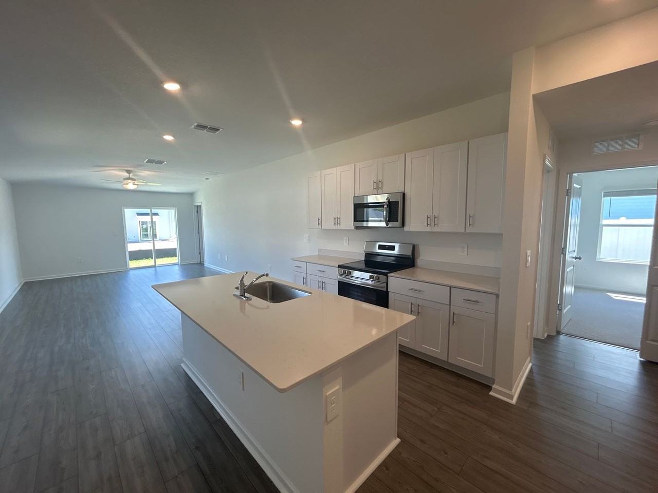 3098 Ne 38th Ln - Photo 6 of 19