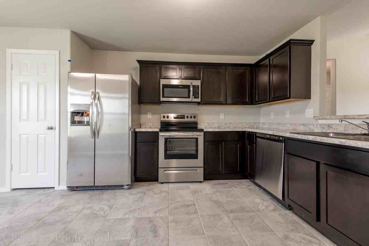 898 Ethan James St - Photo 6 of 20