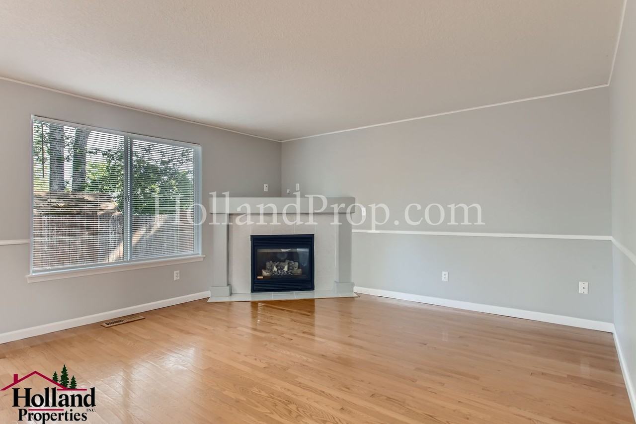 17989 Sw Niks Dr - Photo 3 of 14