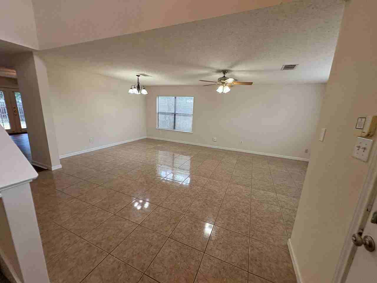 1367 Lakeside Loop - Photo 2 of 19