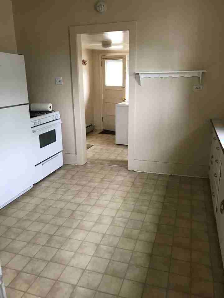745 1/2 Connecticut Ave - Photo 2 of 5