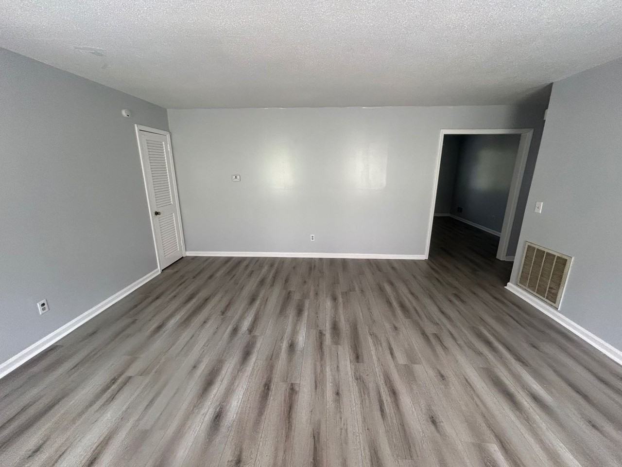 725 Montague Rd Apt A - Photo 2 of 17