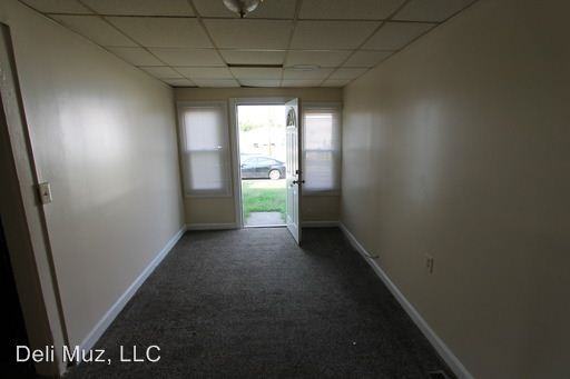 2910 Cambridge St. - Photo 2 of 9