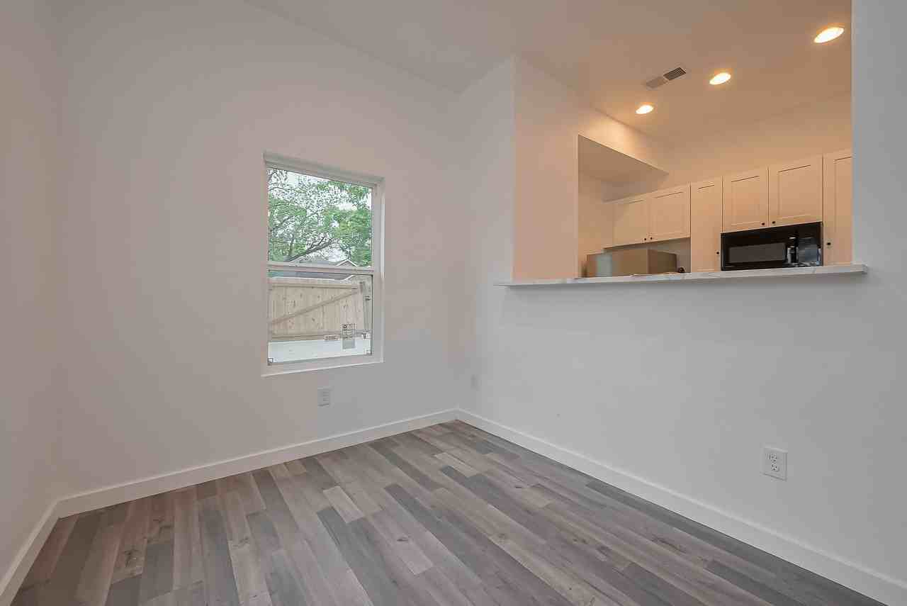 9005 Hilda St - Photo 5 of 17