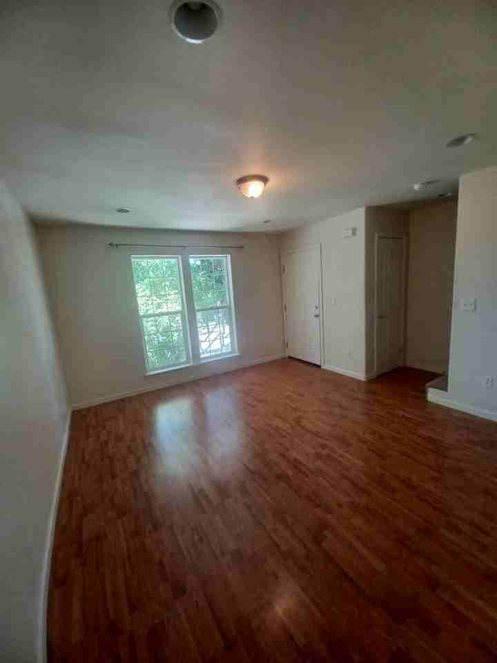 533 N 12th St - Photo 2 of 12