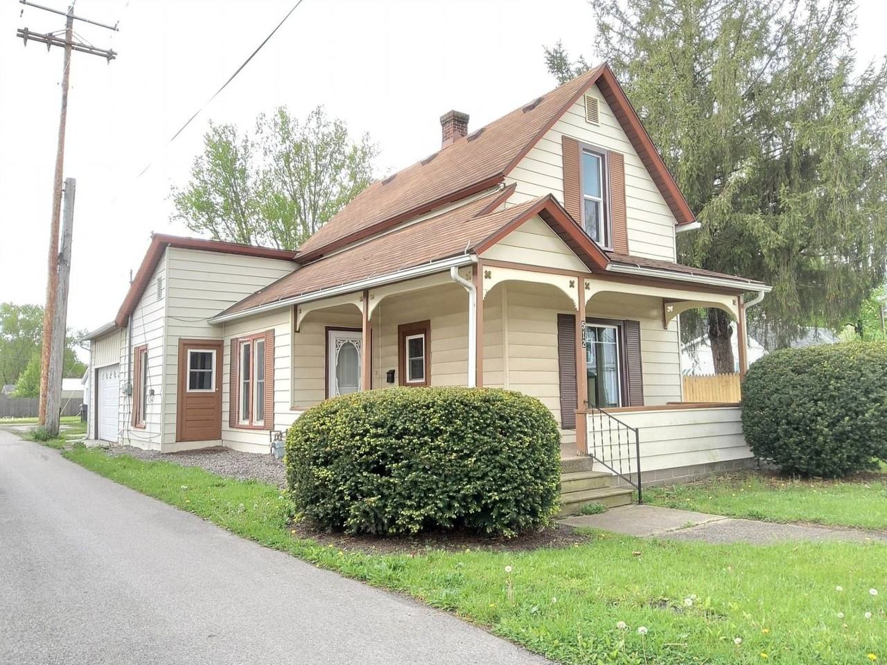 512 E Douglas St - Photo 2 of 15