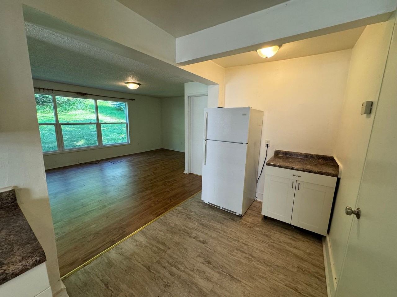 1318 E 11th St - Photo 6 of 15