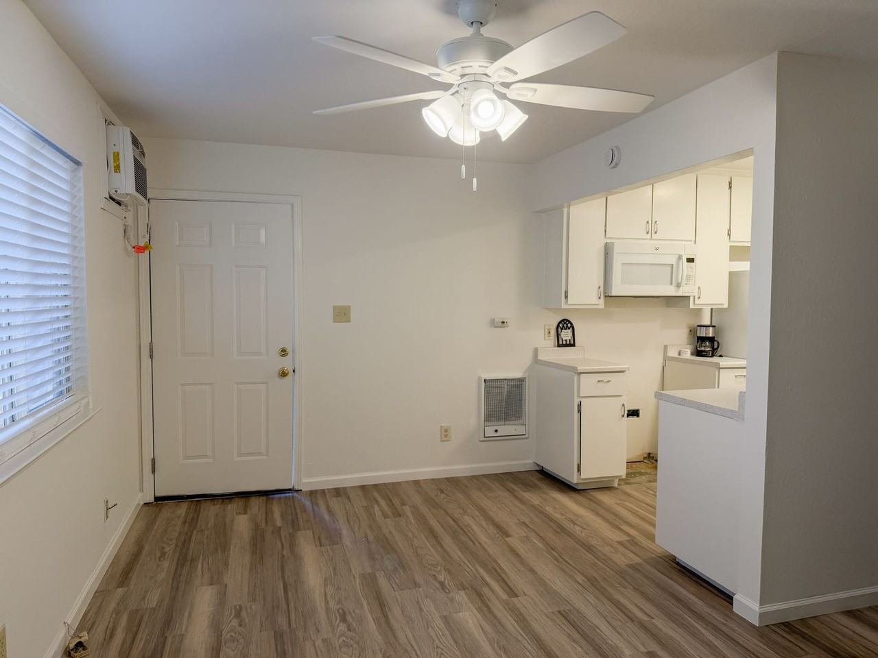 613 Woodland - Photo 3 of 6