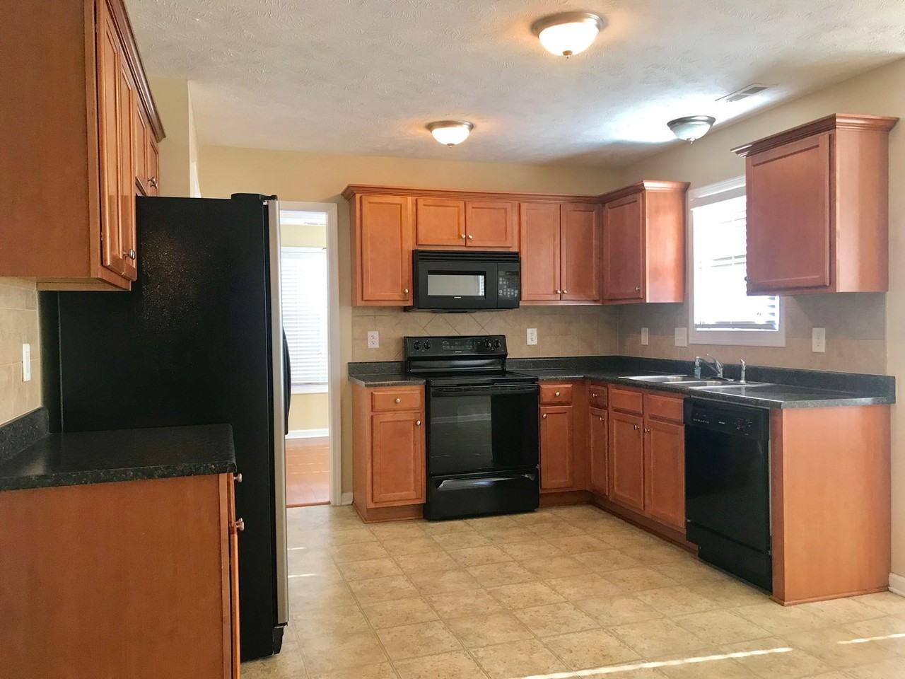 223 Lochwood Drive - Photo 7 of 22