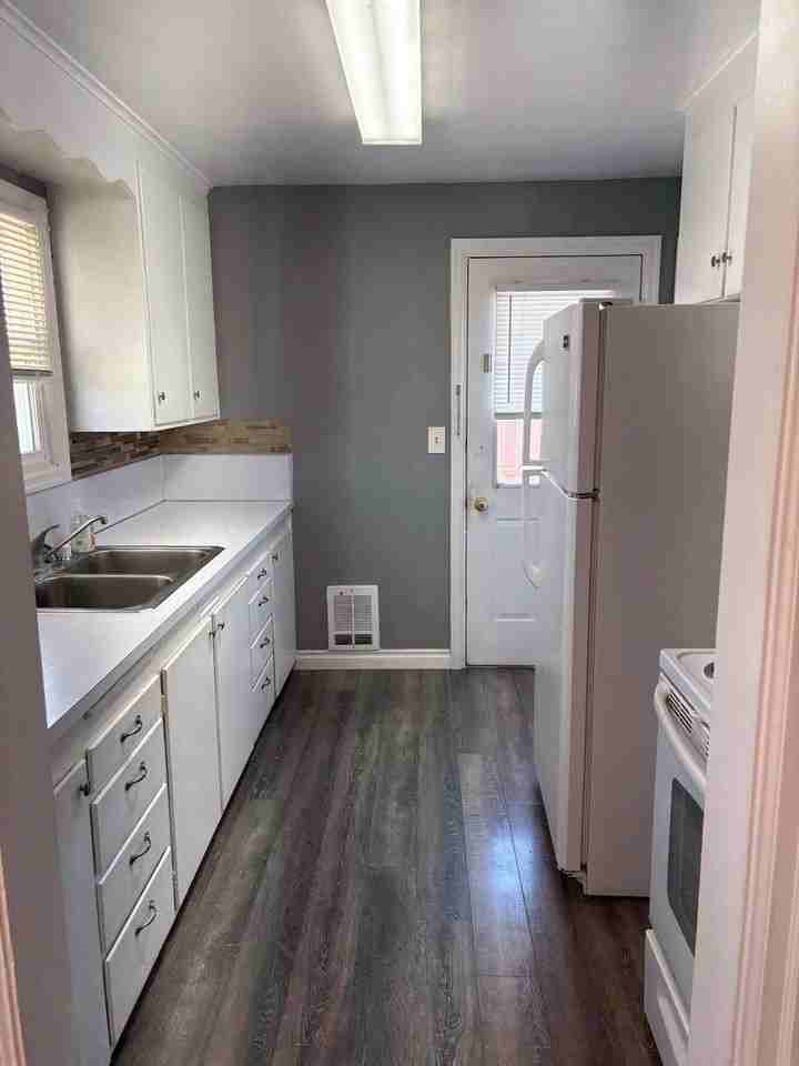 123 G St Ne - Photo 3 of 8