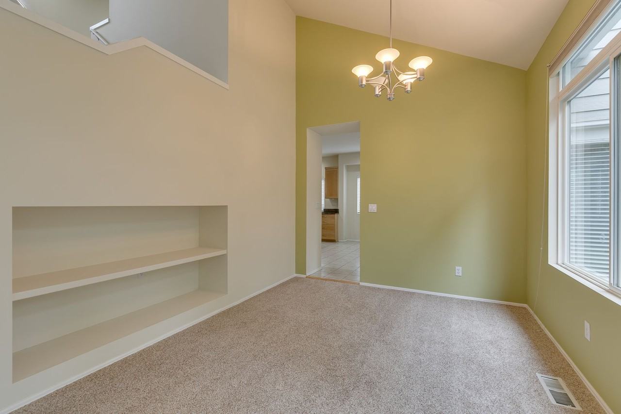 25013 Southeast 41st Drive - Photo 7 of 27