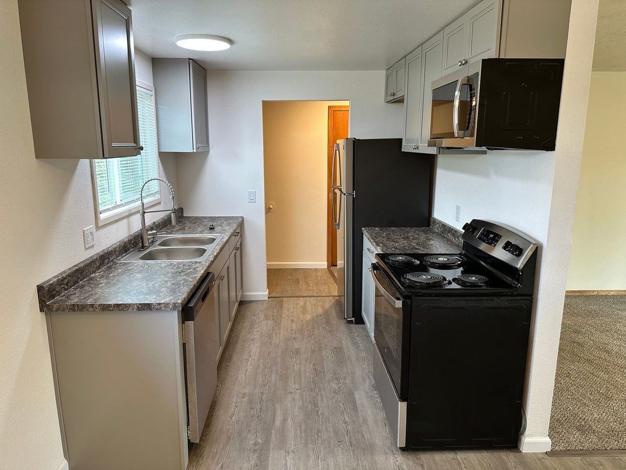 1110 Denise St Se - Photo 4 of 14