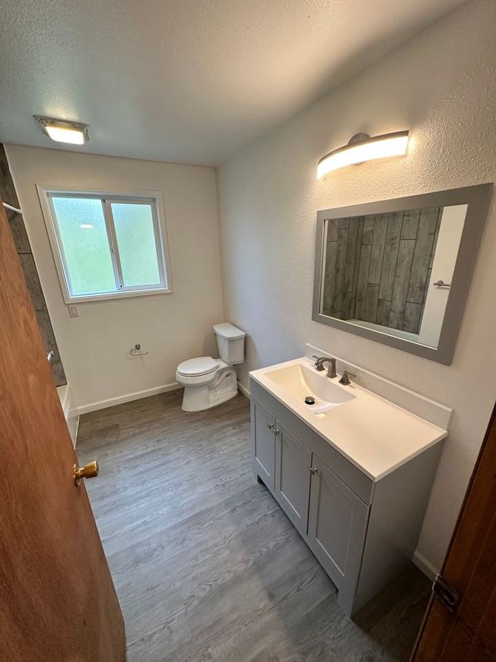 1110 Denise St Se - Photo 5 of 14