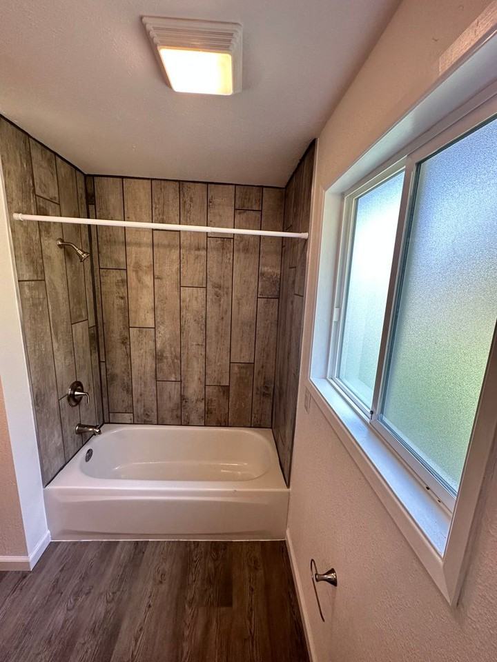 1110 Denise St Se - Photo 6 of 14