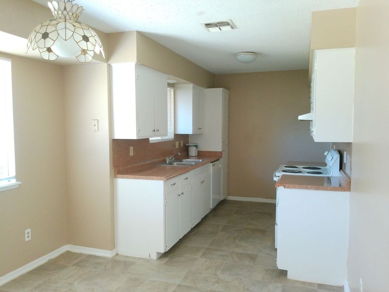 421 Antares Dr - Photo 3 of 11